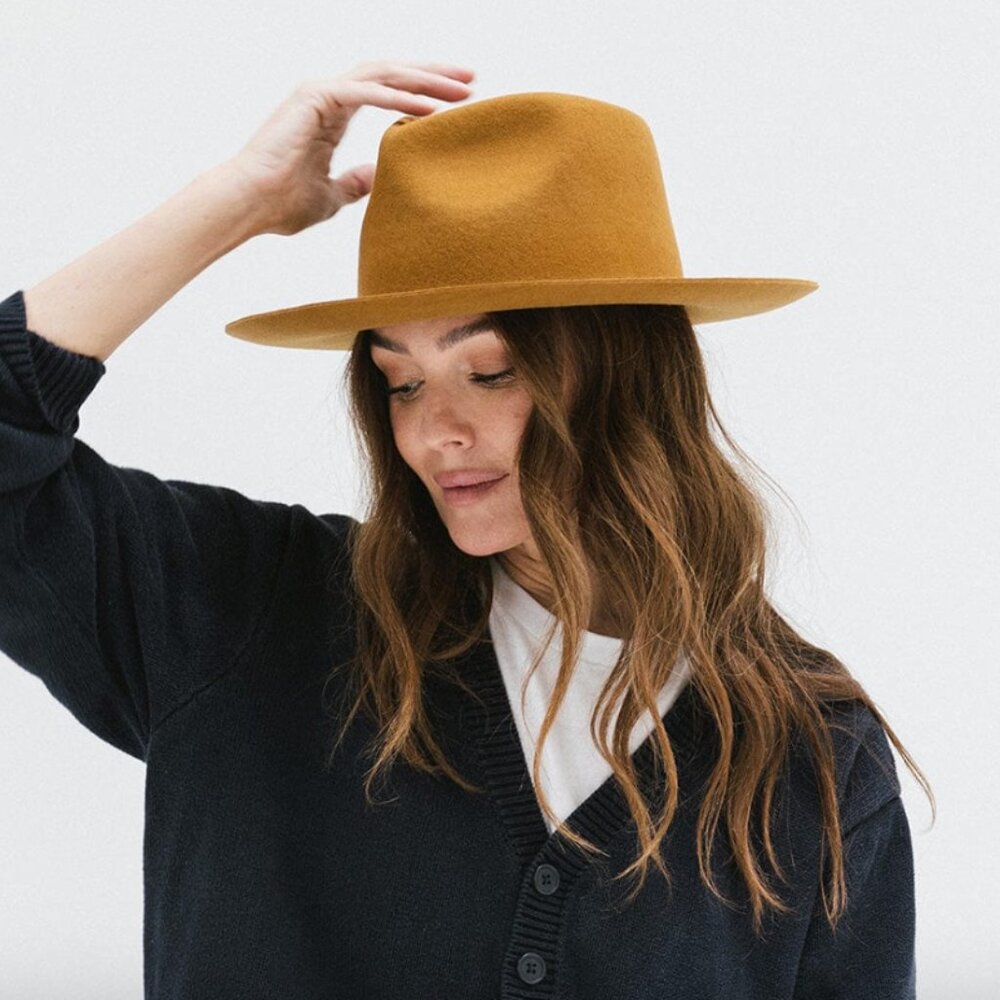 Gigi Pip Zephyr Rancher Camel S/M 57 Never Worn - image 4